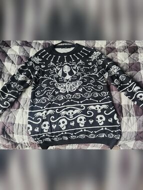 Women's Nightmare Before Christmas Black Crewneck Sweater - Small